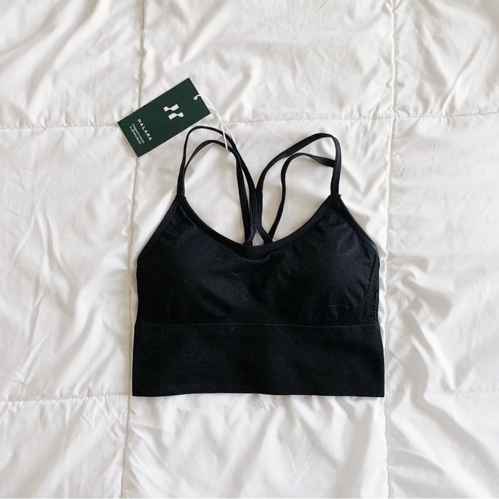 BNWT! HALARA! BLACK SEAMLESS FLOW LOW SUPPORT CRISSCROSS YOGA SPORTS BRA! - Picture 4 of 5